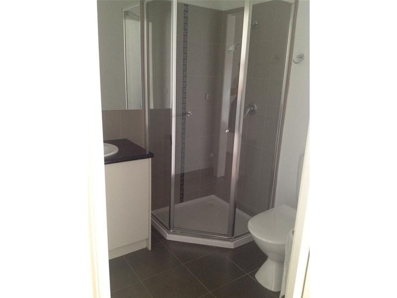 2/8 Holly Avenue, Dandenong North VIC 3175