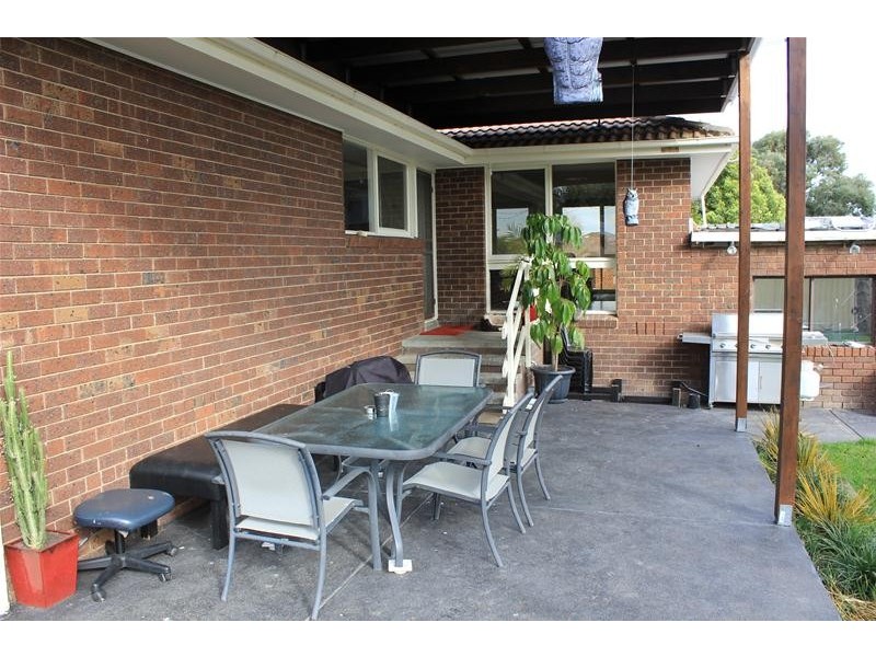 4 Bridle Court, Endeavour Hills VIC 3802