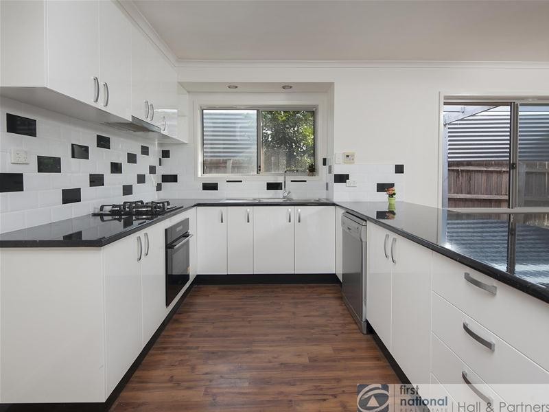 6 Ashton Rise, Narre Warren South VIC 3805