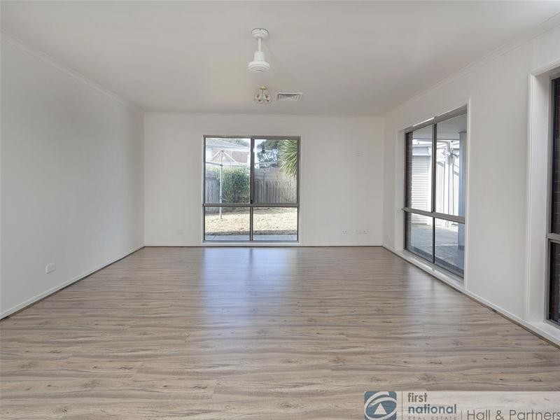 6 Ashton Rise, Narre Warren South VIC 3805