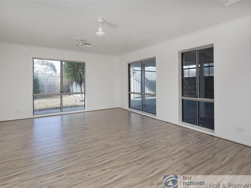 6 Ashton Rise, Narre Warren South VIC 3805