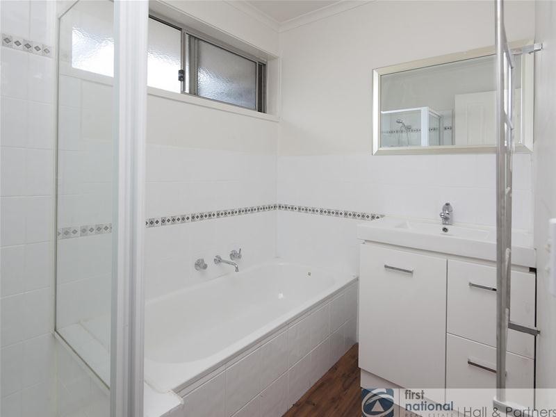 6 Ashton Rise, Narre Warren South VIC 3805