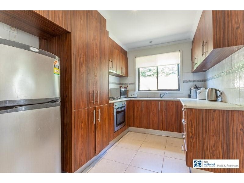 2/18 Hughes Crescent, Dandenong North VIC 3175