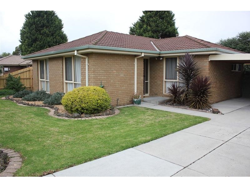 10 Kinloch Gardens, Endeavour Hills VIC 3802