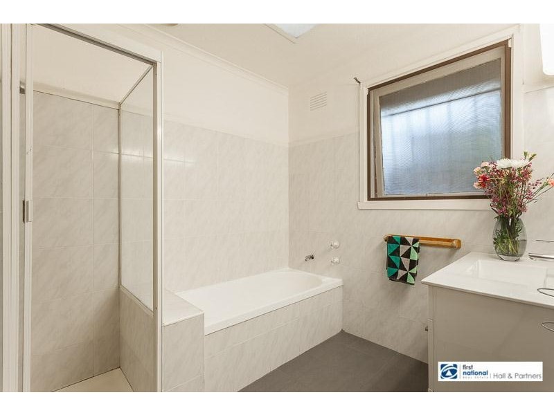 13 Moore Road, Hallam VIC 3803