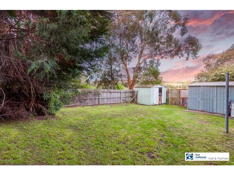 13 Moore Road, Hallam VIC 3803