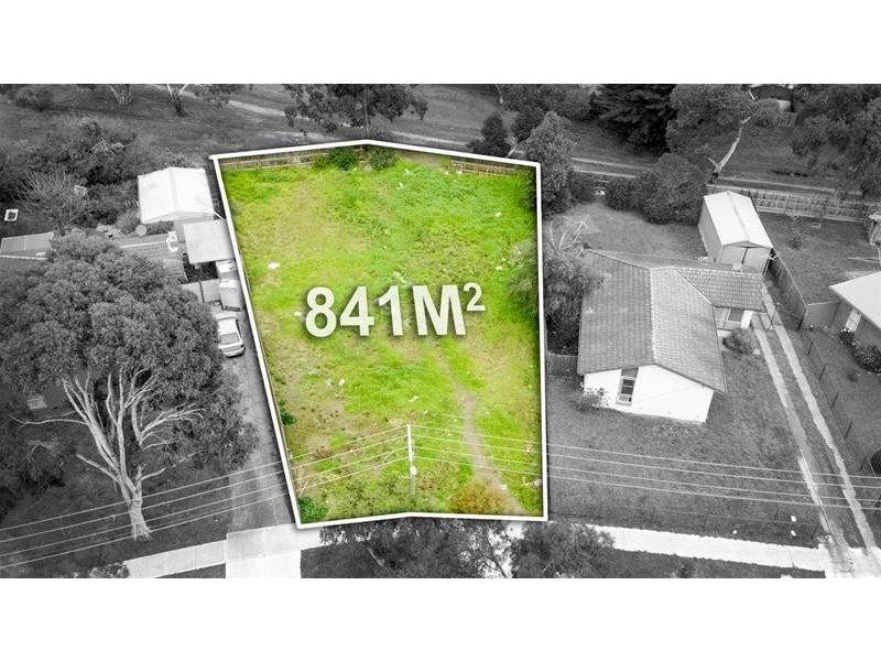 28 Village Drive, Hampton Park VIC 3976