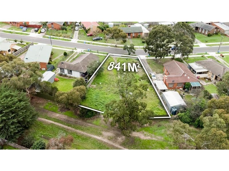 28 Village Drive, Hampton Park VIC 3976