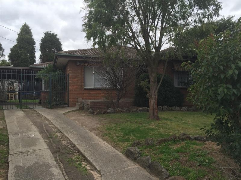 9 Neasham  Drive, Dandenong North VIC 3175