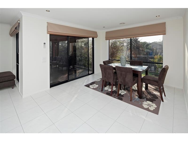 4 Isobel Parade, Beaconsfield VIC 3807