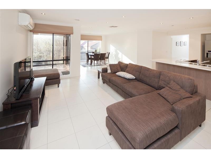 4 Isobel Parade, Beaconsfield VIC 3807