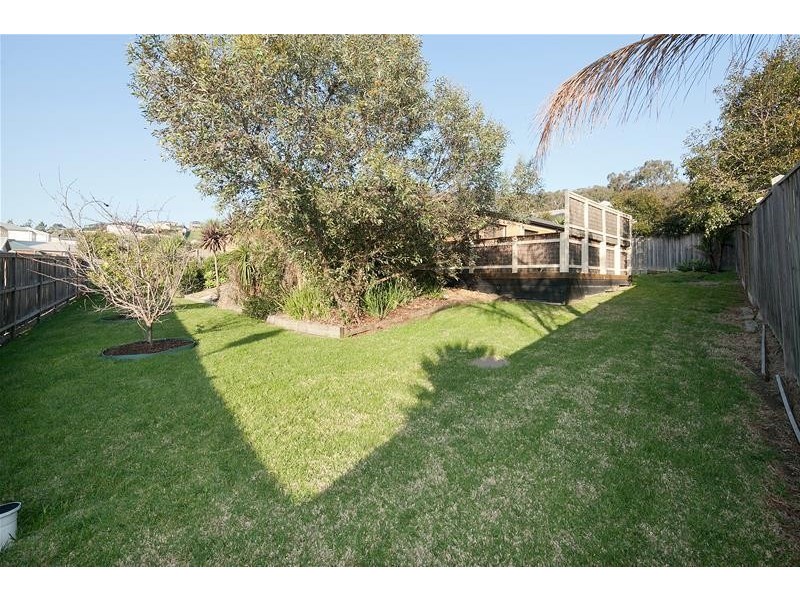 4 Isobel Parade, Beaconsfield VIC 3807