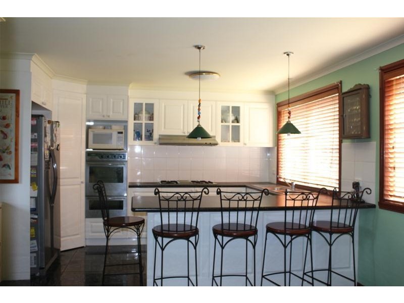 49 George Bass Avenue, Endeavour Hills VIC 3802