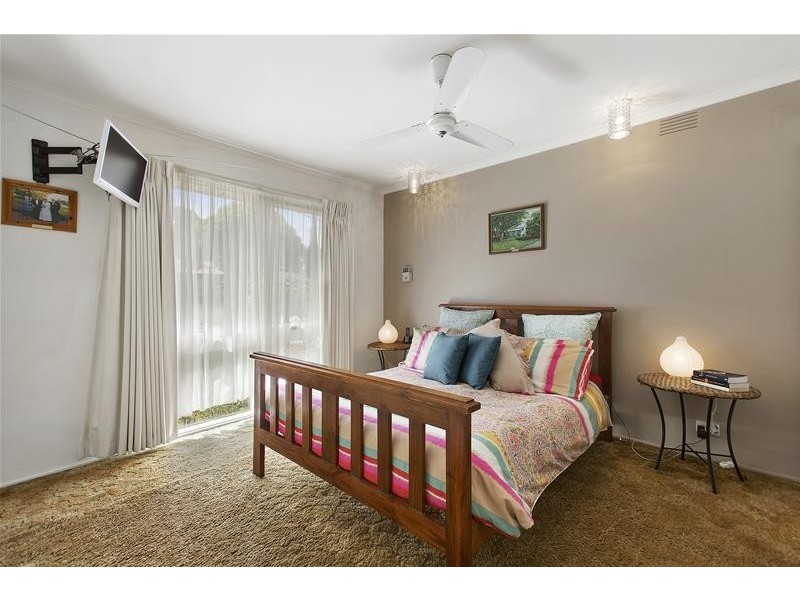 10 Radleigh Drive, Wheelers Hill VIC 3150