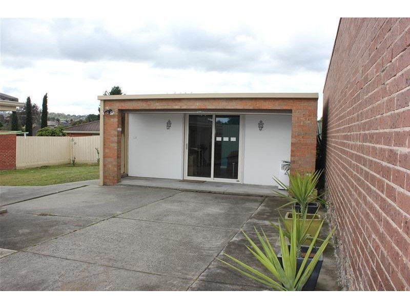 14 Lachlan Drive, Endeavour Hills VIC 3802