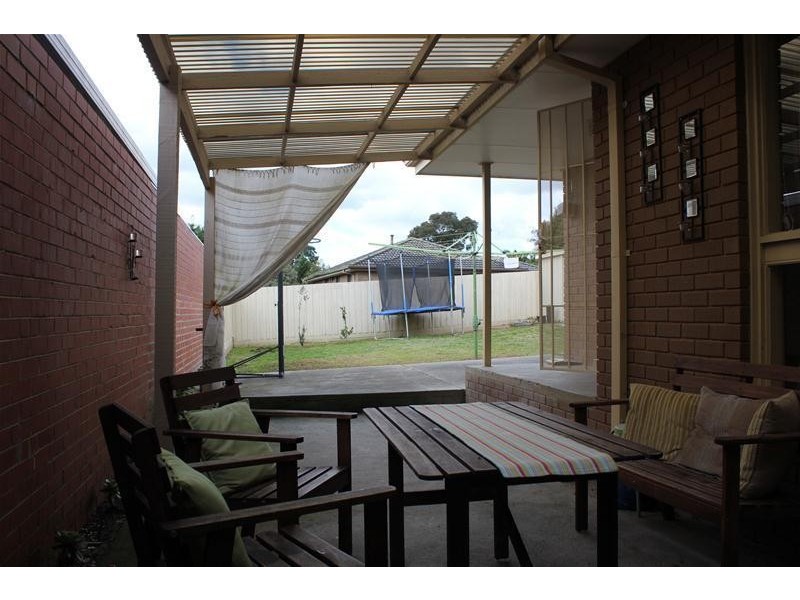 14 Lachlan Drive, Endeavour Hills VIC 3802