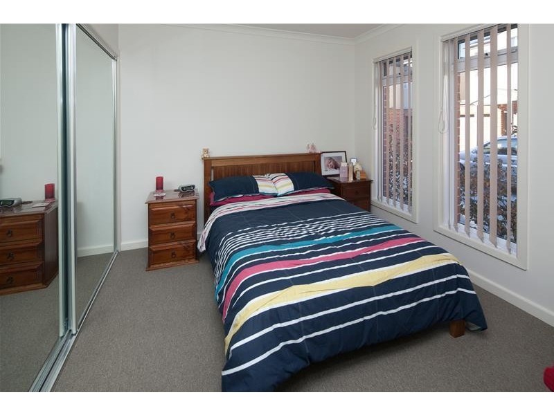 15/4 Young Road, Hallam VIC 3803