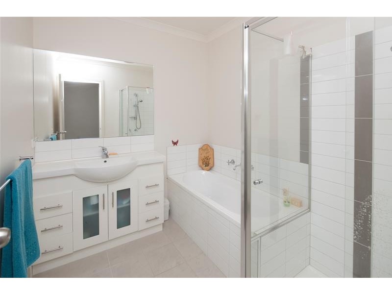 15/4 Young Road, Hallam VIC 3803