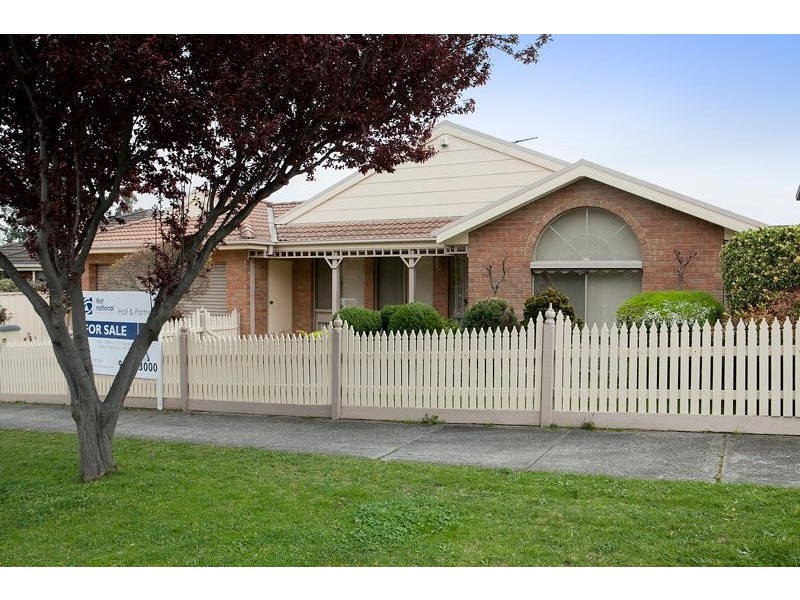 17 Steeple Place, Endeavour Hills VIC 3802