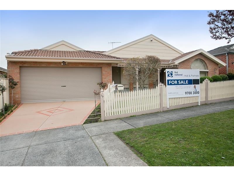 17 Steeple Place, Endeavour Hills VIC 3802