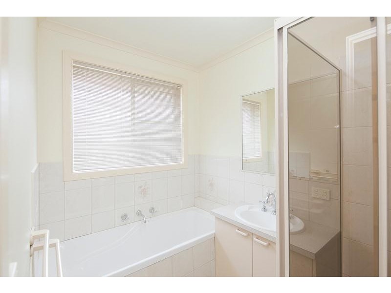 17 Steeple Place, Endeavour Hills VIC 3802