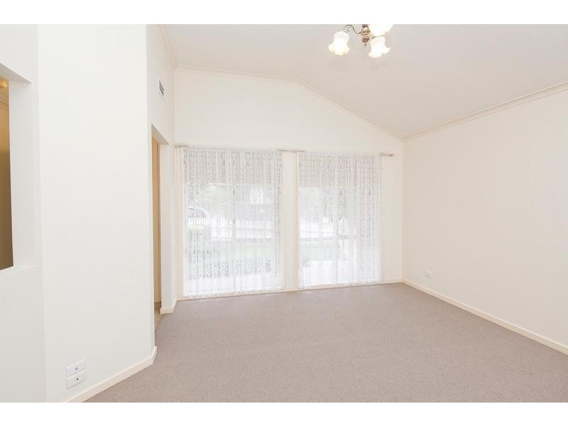 17 Steeple Place, Endeavour Hills VIC 3802