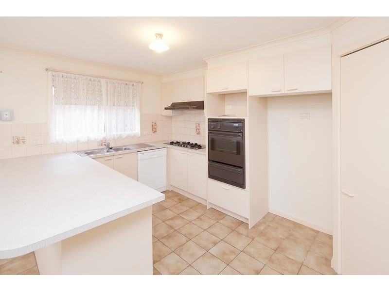 17 Steeple Place, Endeavour Hills VIC 3802