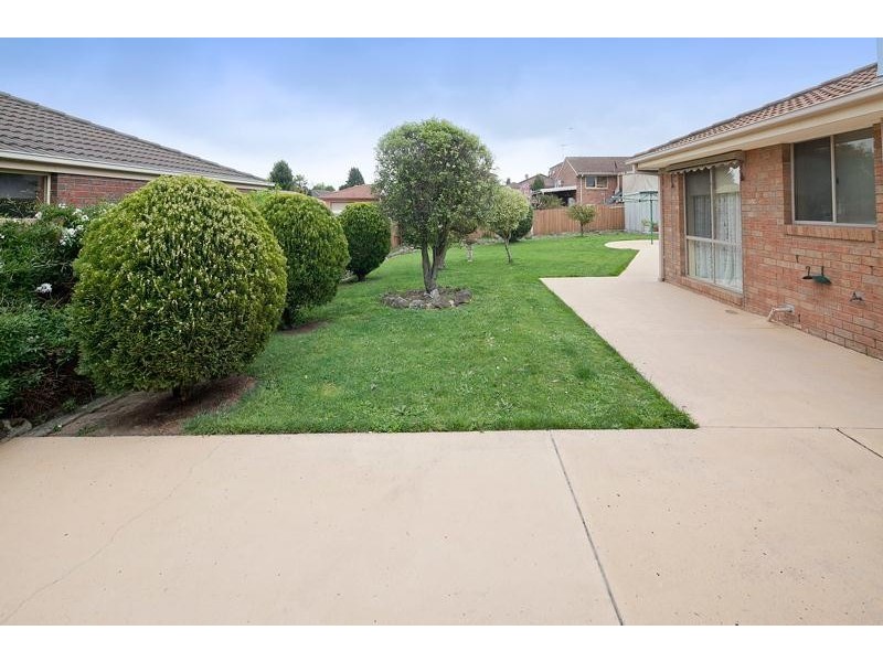 17 Steeple Place, Endeavour Hills VIC 3802