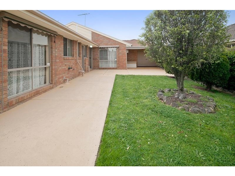 17 Steeple Place, Endeavour Hills VIC 3802