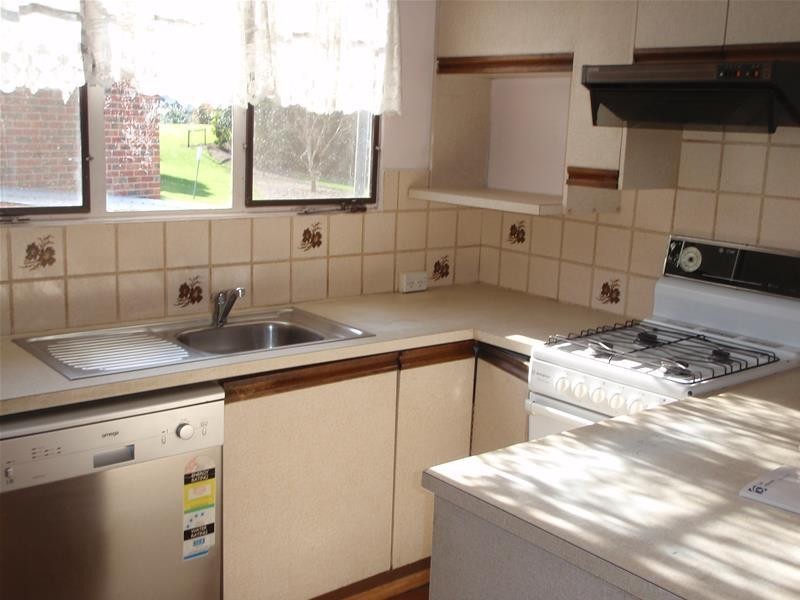 140 Paperbark Street, Doveton VIC 3177