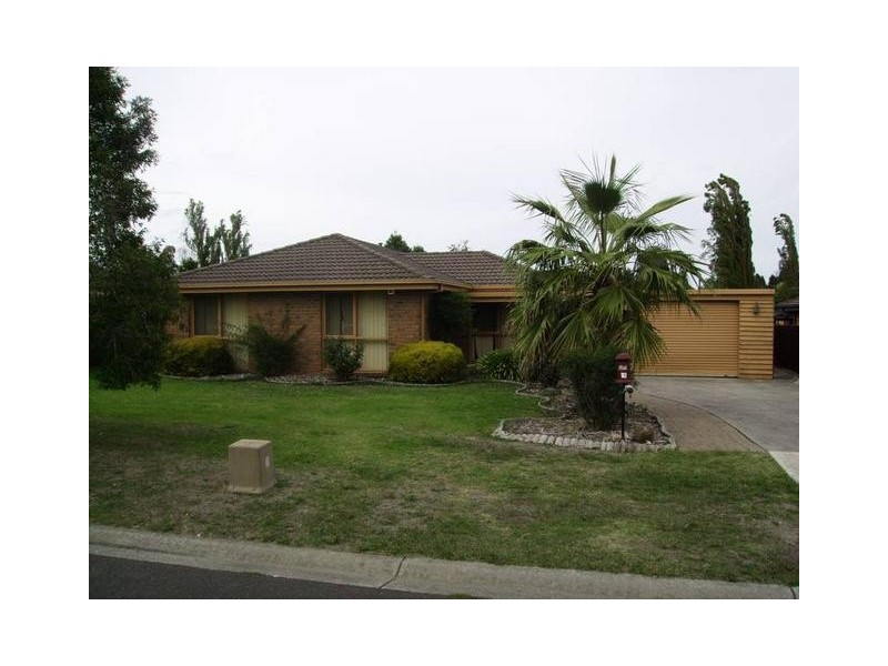 11 Tayport Garden, Endeavour Hills VIC 3802