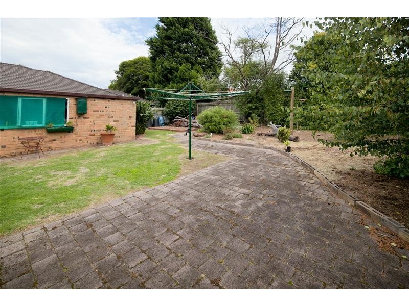 23 Mountain Crescent, Mulgrave VIC 3170