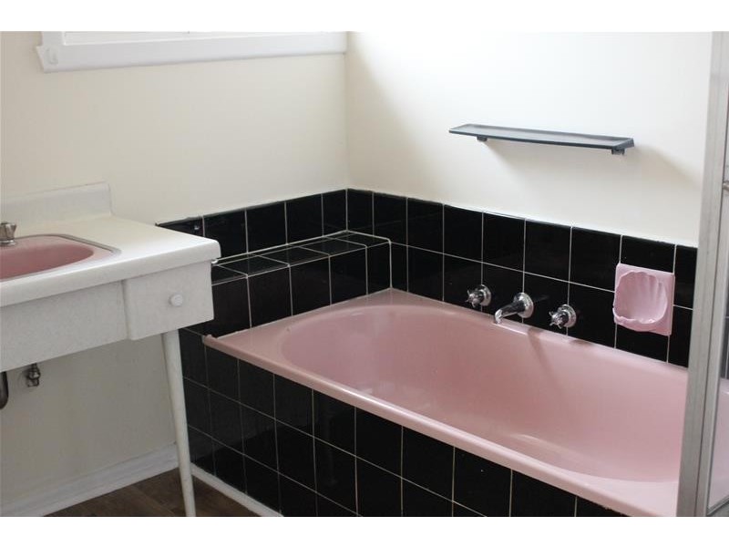 2 Boronia Avenue, Dandenong North VIC 3175