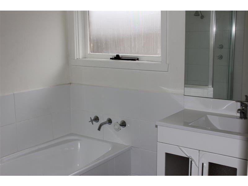 2 Boronia Avenue, Dandenong North VIC 3175