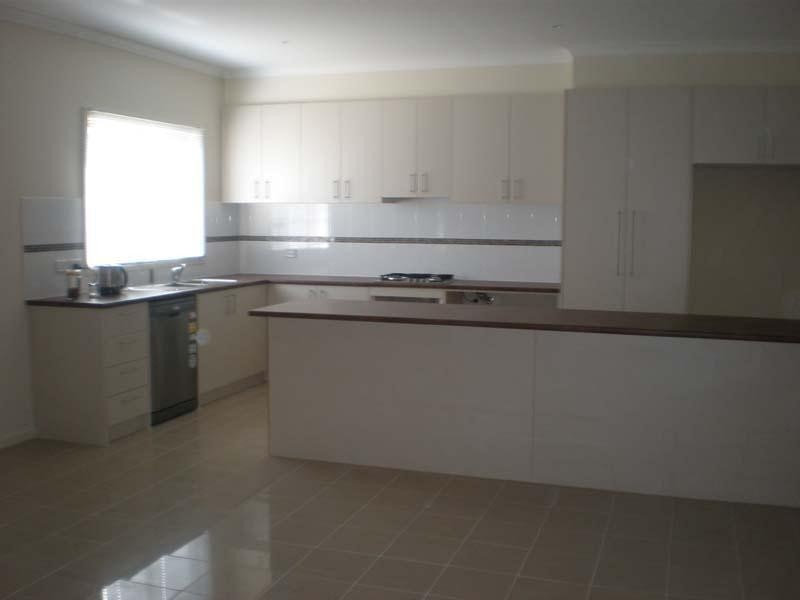 18 Darwin Way, Pakenham VIC 3810