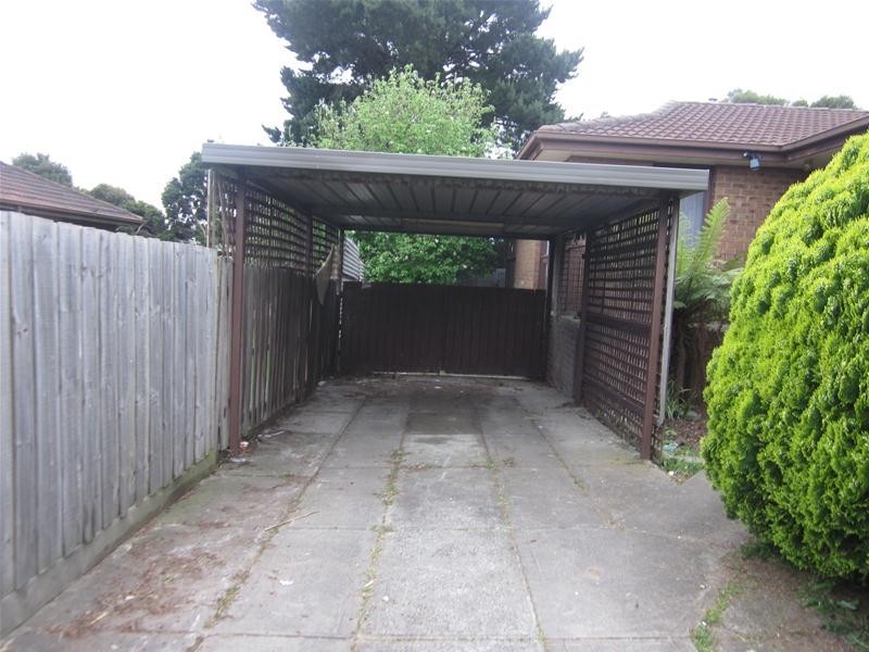 13 Leigh Court, Doveton VIC 3177