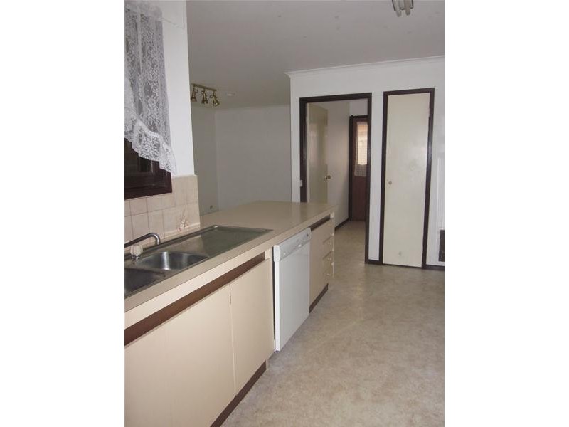 13 Leigh Court, Doveton VIC 3177