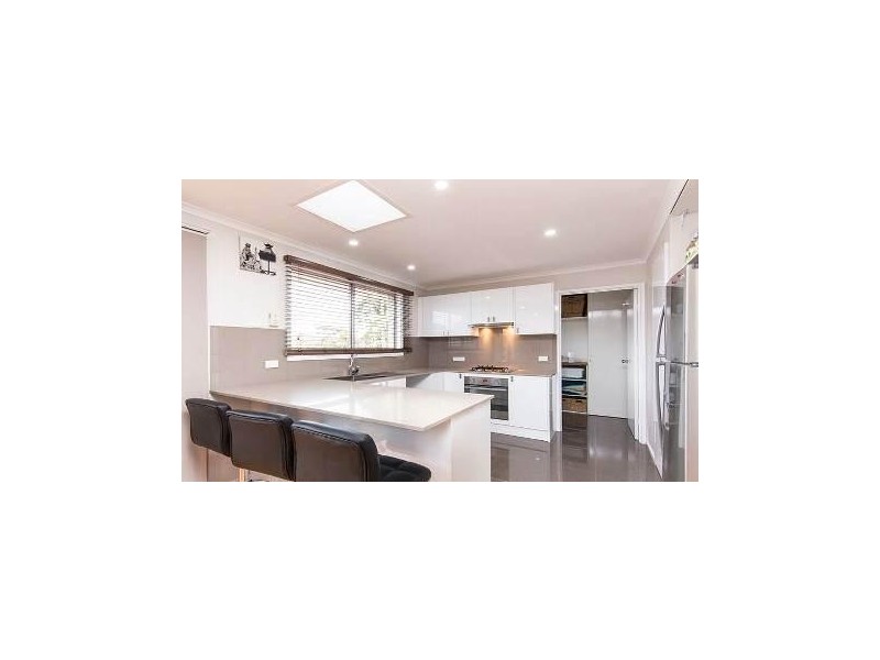 2 Albany Court, Endeavour Hills VIC 3802