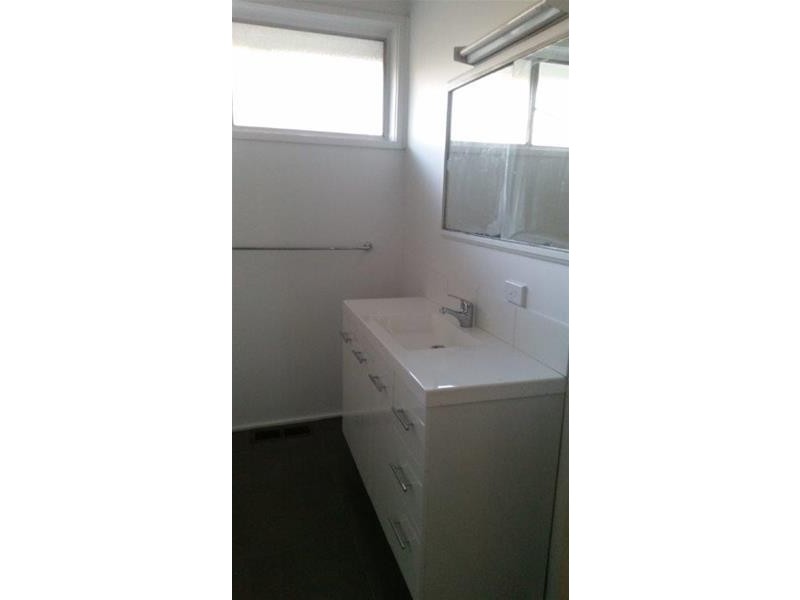 50 Edinborough Street, Hallam VIC 3803