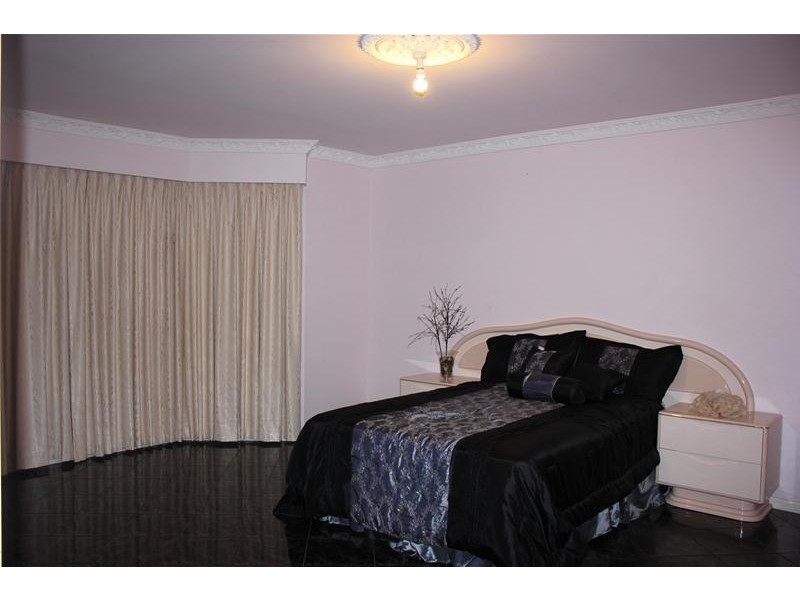 36 David Collins Drive, Endeavour Hills VIC 3802