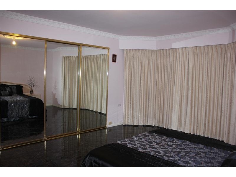 36 David Collins Drive, Endeavour Hills VIC 3802