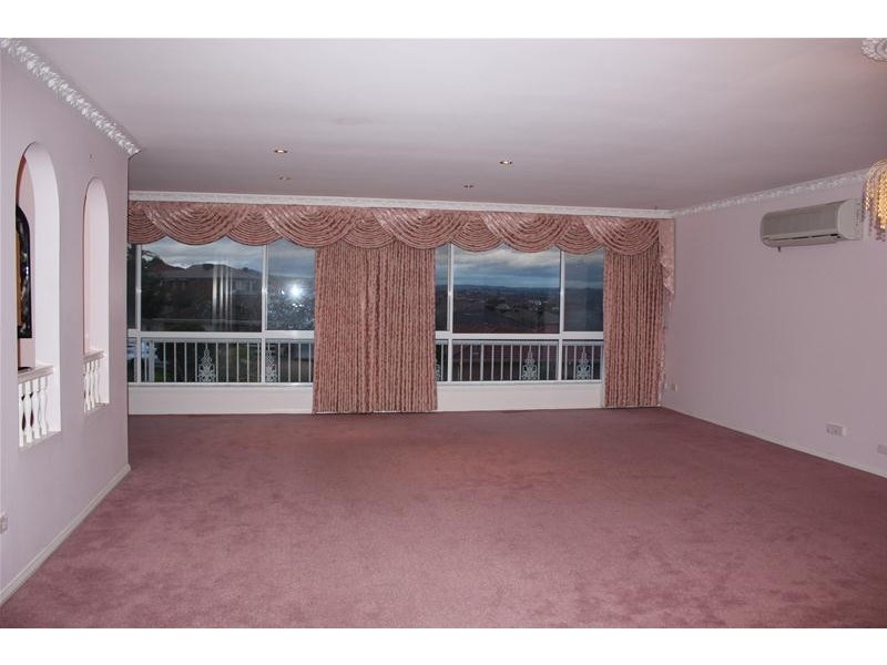 36 David Collins Drive, Endeavour Hills VIC 3802