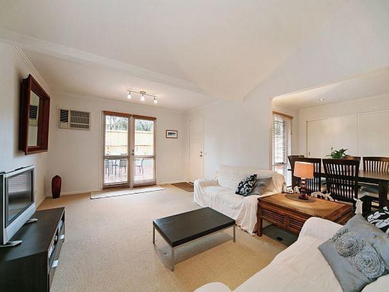 15 Saltair Street, Hampton East VIC 3188