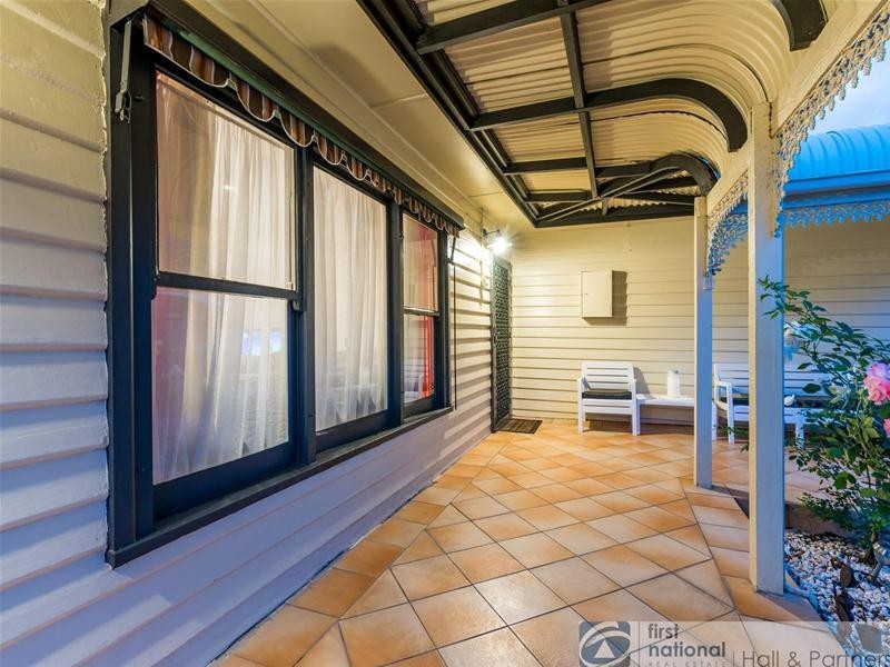 4 Wallace Avenue, Dandenong VIC 3175