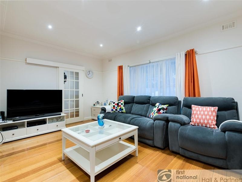 4 Wallace Avenue, Dandenong VIC 3175