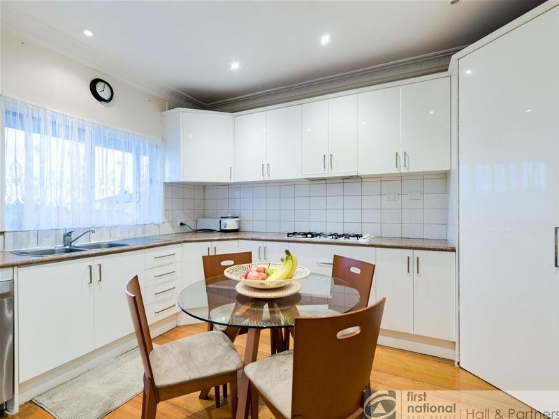 4 Wallace Avenue, Dandenong VIC 3175