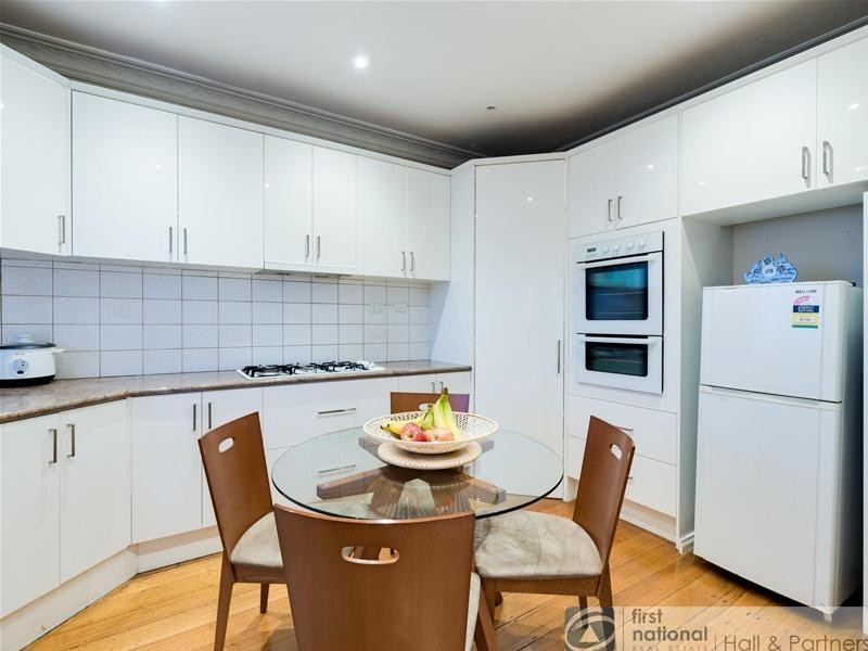 4 Wallace Avenue, Dandenong VIC 3175