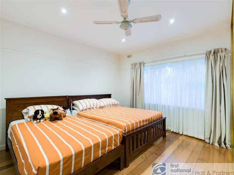 4 Wallace Avenue, Dandenong VIC 3175