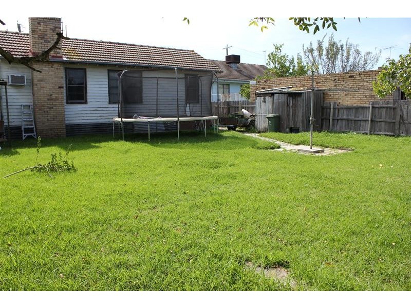 17 Paperbark Street, Doveton VIC 3177