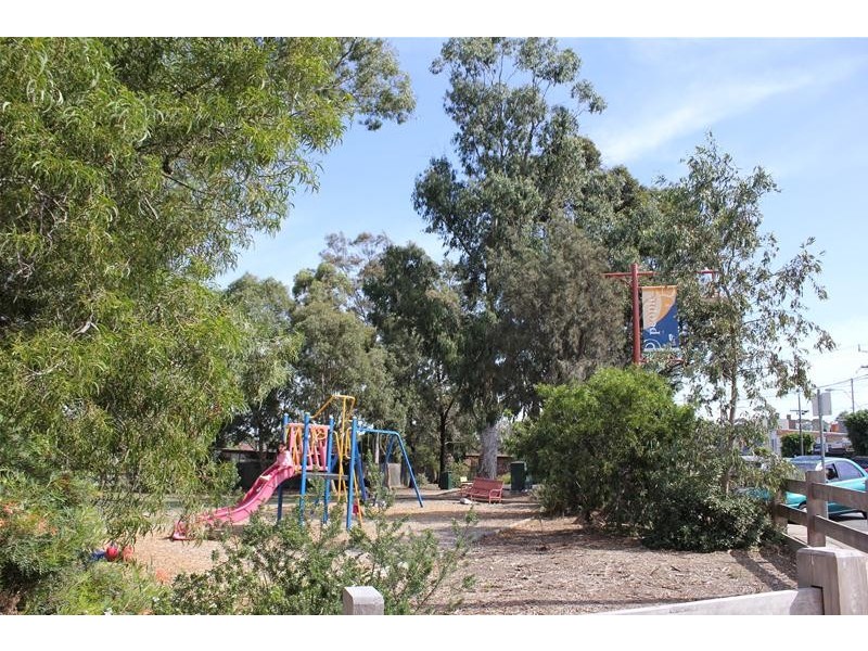 17 Paperbark Street, Doveton VIC 3177